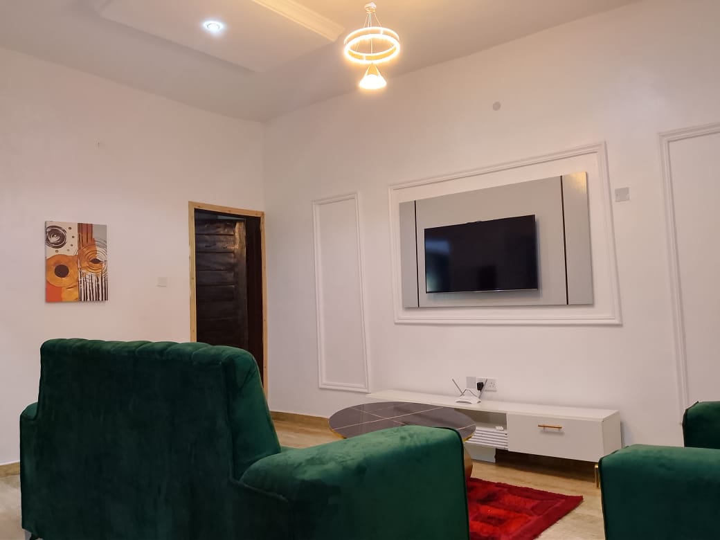 Luxe 1 – 2-bed NAS Luxe apartment living room